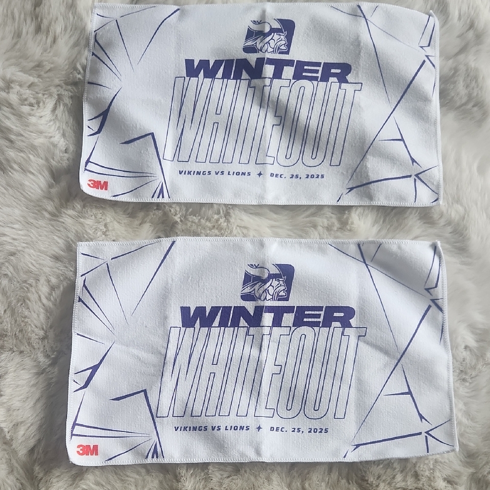 NWOT Winter Whiteout Towels MInnesota Vikings Vs Detroit Lions Christmas 2025